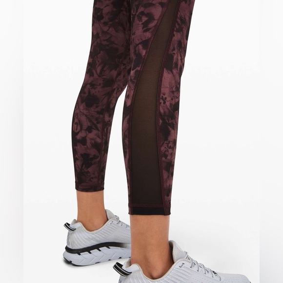 Lululemon Train Times Pant 25" in Mini Dusk Floral Antique Bark Black / Black - Picture 3 of 6